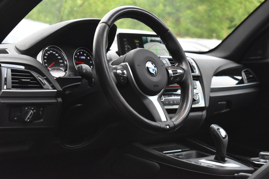 BMW 1-serie M140i xDrive High Executive Pano Camera H/K Leder Elekstoel