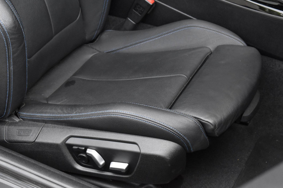BMW 1-serie M140i xDrive High Executive Pano Camera H/K Leder Elekstoel