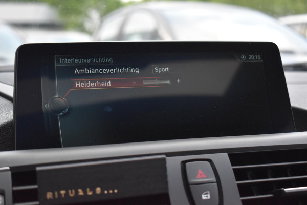 BMW 1-serie M140i xDrive High Executive Pano Camera H/K Leder Elekstoel