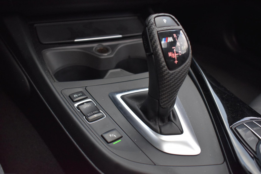BMW 1-serie M140i xDrive High Executive Pano Camera H/K Leder Elekstoel