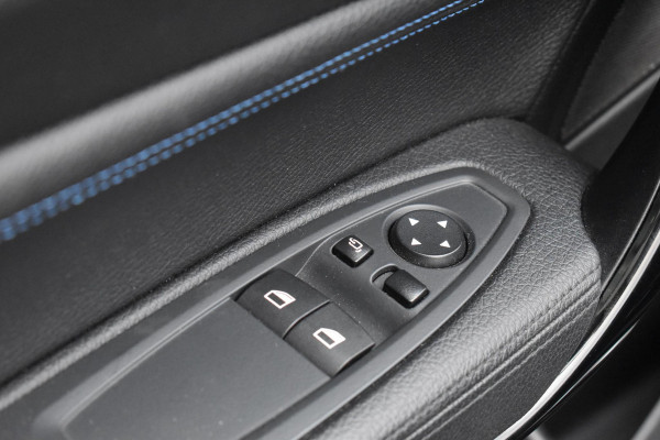 BMW 1-serie M140i xDrive High Executive Pano Camera H/K Leder Elekstoel