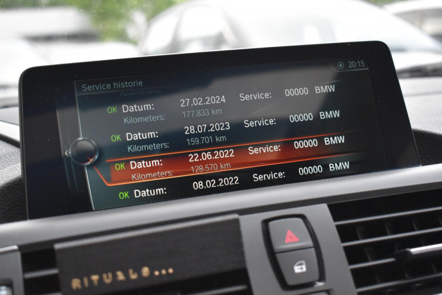BMW 1-serie M140i xDrive High Executive Pano Camera H/K Leder Elekstoel