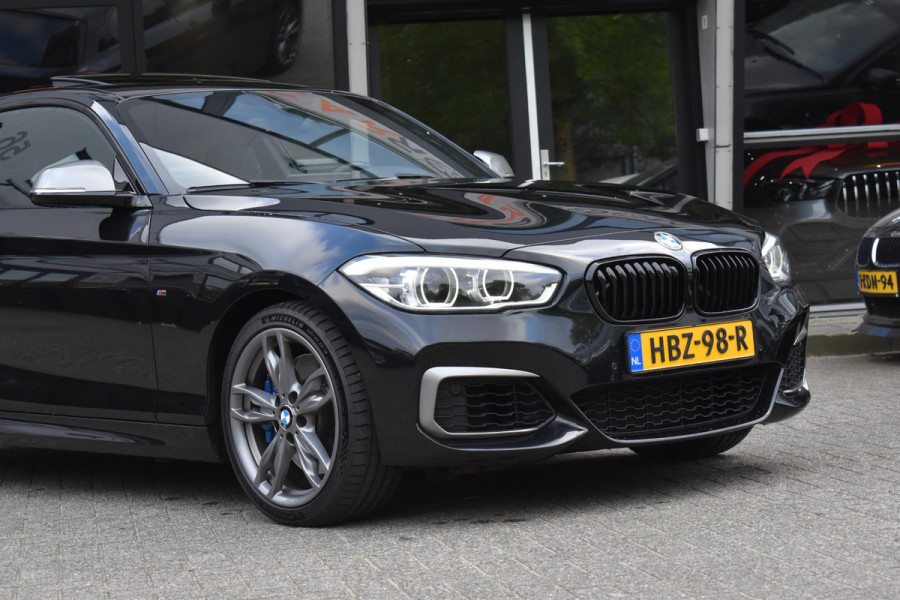 BMW 1-serie M140i xDrive High Executive Pano Camera H/K Leder Elekstoel