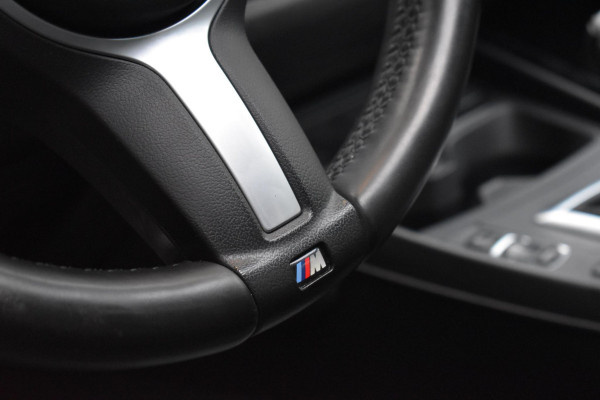 BMW 1-serie M140i xDrive High Executive Pano Camera H/K Leder Elekstoel
