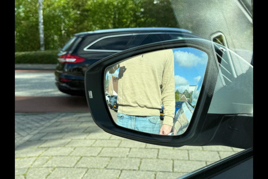 Volkswagen T-Roc Cabrio 1.5 TSI Style 150pk Automaat | Adaptieve Cruise | Stoelverwarming | Digitale Cock pit | Dealer onderhouden | Dodehoeksensoren