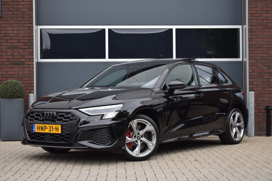 Audi A3 Sportback 45 TFSI e S-line Competition | Pano | Massage | Sfeer | Camera