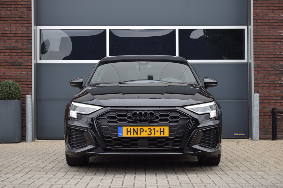 Audi A3 Sportback 45 TFSI e S-line Competition | Pano | Massage | Sfeer | Camera
