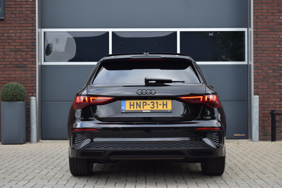 Audi A3 Sportback 45 TFSI e S-line Competition | Pano | Massage | Sfeer | Camera