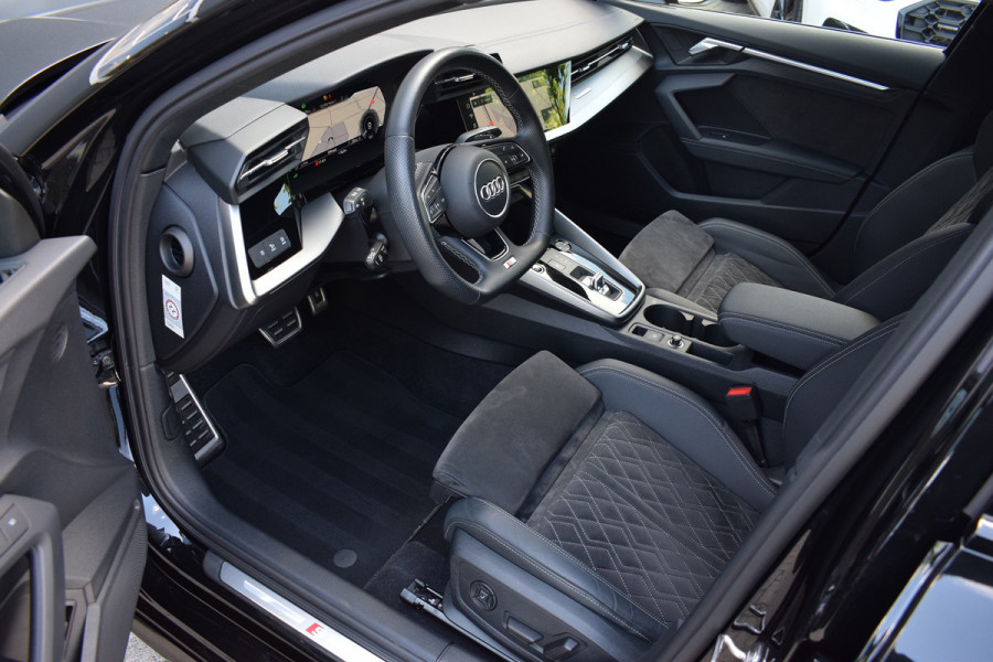Audi A3 Sportback 45 TFSI e S-line Competition | Pano | Massage | Sfeer | Camera