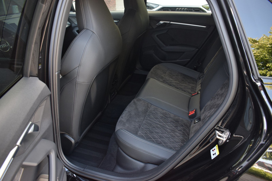 Audi A3 Sportback 45 TFSI e S-line Competition | Pano | Massage | Sfeer | Camera