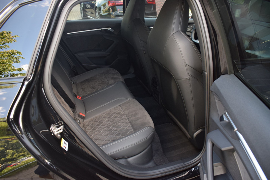Audi A3 Sportback 45 TFSI e S-line Competition | Pano | Massage | Sfeer | Camera