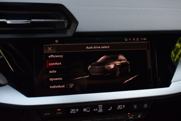 Audi A3 Sportback 45 TFSI e S-line Competition | Pano | Massage | Sfeer | Camera