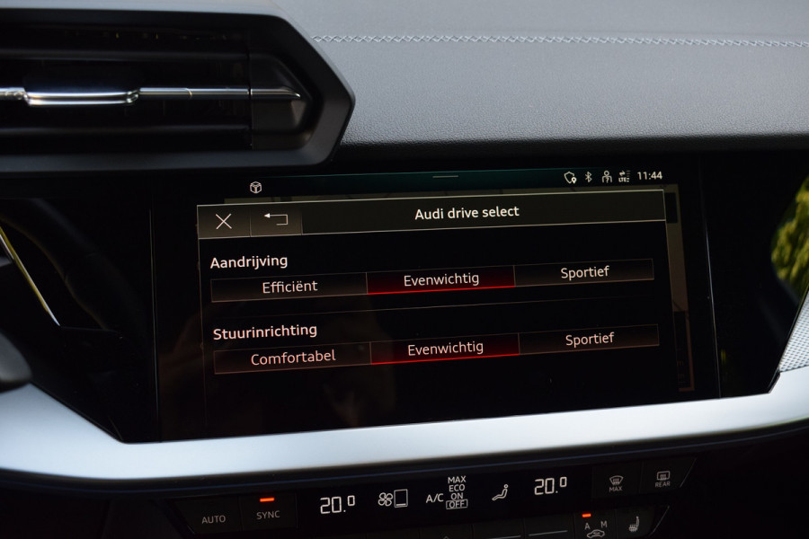Audi A3 Sportback 45 TFSI e S-line Competition | Pano | Massage | Sfeer | Camera