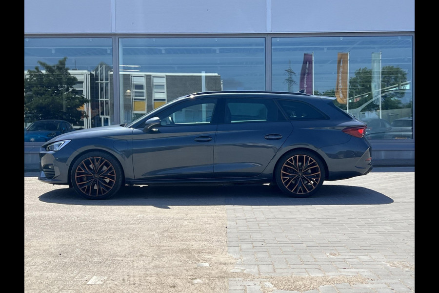 CUPRA Leon Sportstourer 1.4 e-Hybrid VZ Copper Edition 244pk | Panoramadak | Adaptieve Cruise | Matrix Led | Stoelverwarming