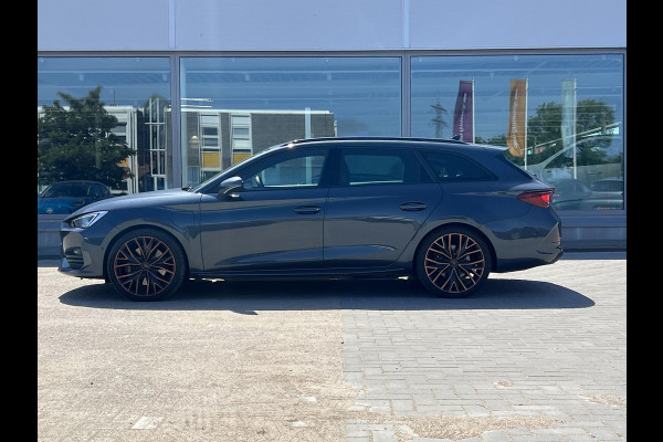 CUPRA Leon Sportstourer 1.4 e-Hybrid VZ Copper Edition 244pk | Panoramadak | Adaptieve Cruise | Matrix Led | Stoelverwarming