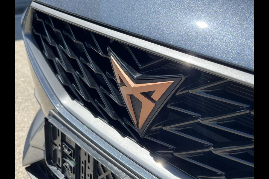 CUPRA Leon Sportstourer 1.4 e-Hybrid VZ Copper Edition 244pk | Panoramadak | Adaptieve Cruise | Matrix Led | Stoelverwarming