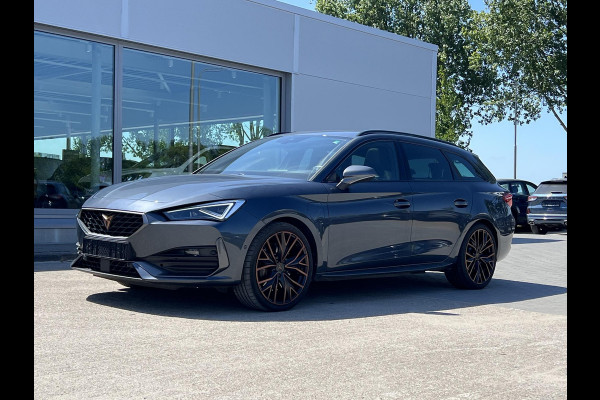 CUPRA Leon Sportstourer 1.4 e-Hybrid VZ Copper Edition 244pk | Panoramadak | Adaptieve Cruise | Matrix Led | Stoelverwarming