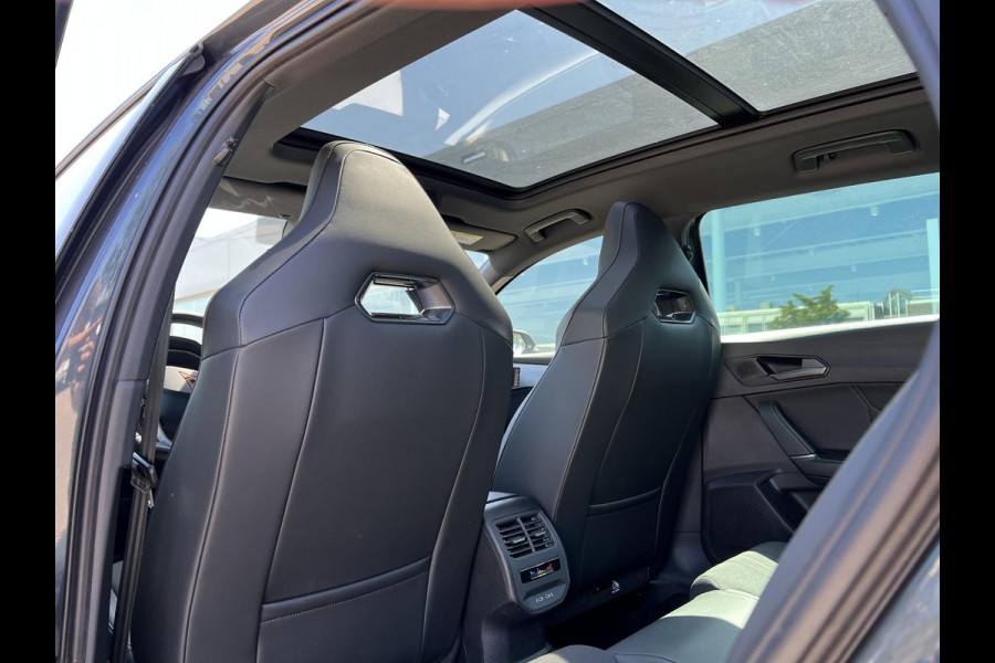 CUPRA Leon Sportstourer 1.4 e-Hybrid VZ Copper Edition 244pk | Panoramadak | Adaptieve Cruise | Matrix Led | Stoelverwarming