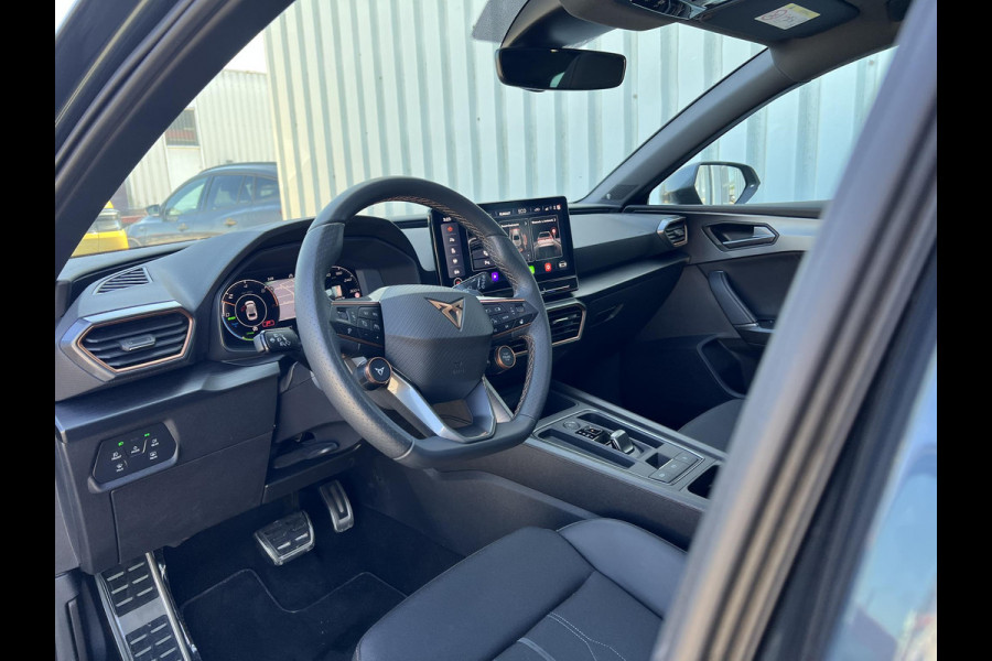 CUPRA Leon Sportstourer 1.4 e-Hybrid VZ Copper Edition 244pk | Panoramadak | Adaptieve Cruise | Matrix Led | Stoelverwarming