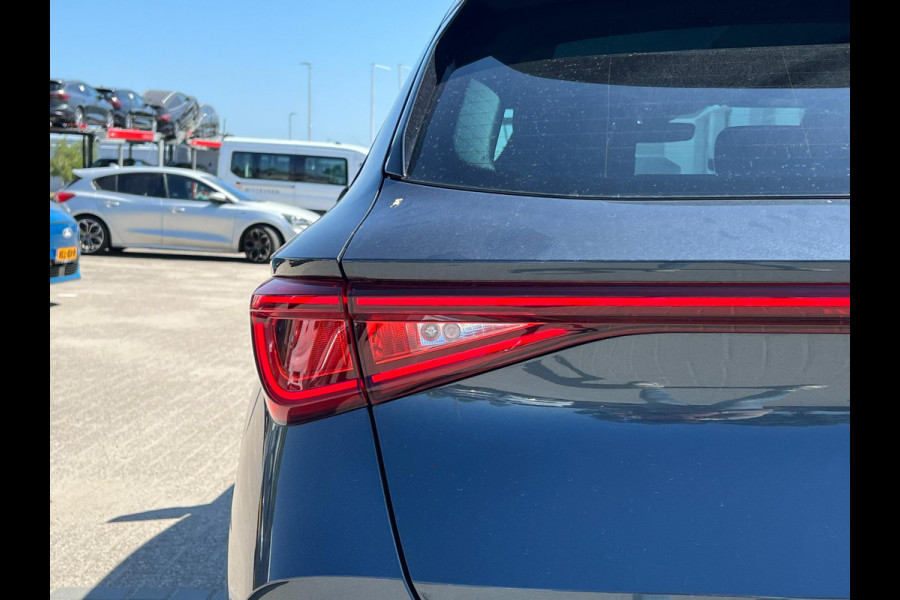 CUPRA Leon Sportstourer 1.4 e-Hybrid VZ Copper Edition 244pk | Panoramadak | Adaptieve Cruise | Matrix Led | Stoelverwarming
