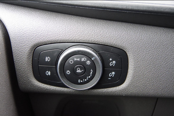 Ford Transit Custom 2.0 TDCI SPORT EDITION! 130PK, 3-ZITS, NAVI, CAMERA, CRUISE, STOELVERWARMING, PARKEERSENSOREN AIRCO, APPLE CARPLAY