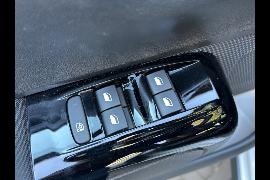 Citroën C3 1.2 110 pk C-Series Navi, Carplay, LMV, 1e Eigenaar