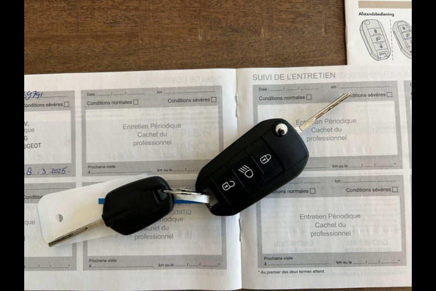 Citroën C3 1.2 110 pk C-Series Navi, Carplay, LMV, 1e Eigenaar