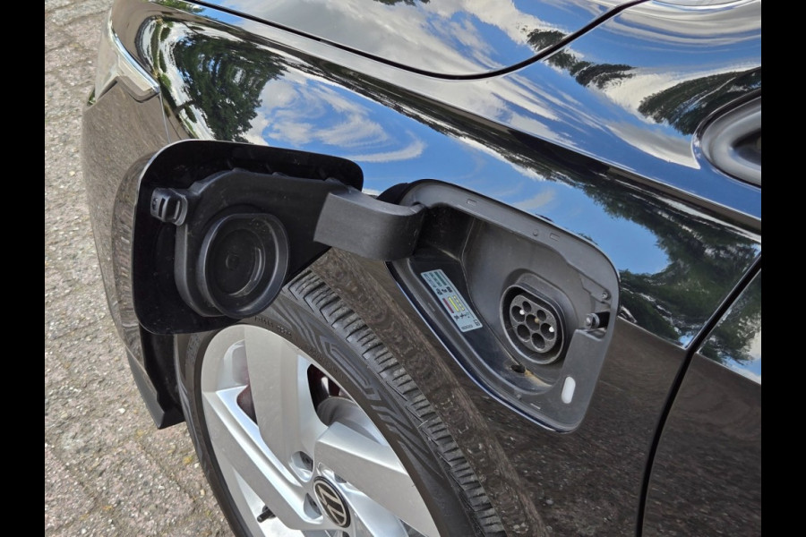 Volkswagen Golf 1.4 EHYBRID GTE I ADAPT. CRUISE I LED KOPLAMPEN I STOELVERWARMIN