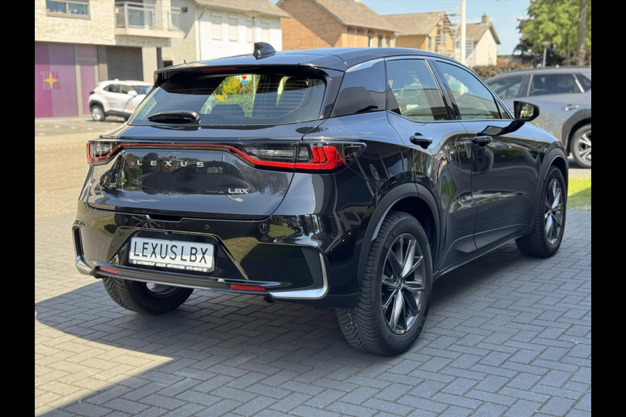 Lexus LBX 1.5 Hybrid Elegant | Eerste eigenaar, Stoel + Stuurverwarming, 18 inch, Dodehoekherkenning, Parkeersensoren