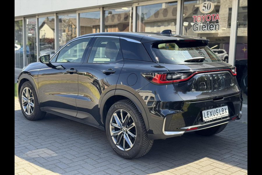 Lexus LBX 1.5 Hybrid Elegant | Eerste eigenaar, Stoel + Stuurverwarming, 18 inch, Dodehoekherkenning, Parkeersensoren