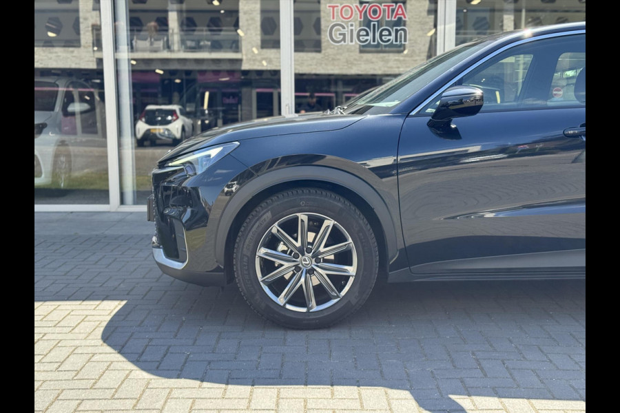 Lexus LBX 1.5 Hybrid Elegant | Eerste eigenaar, Stoel + Stuurverwarming, 18 inch, Dodehoekherkenning, Parkeersensoren
