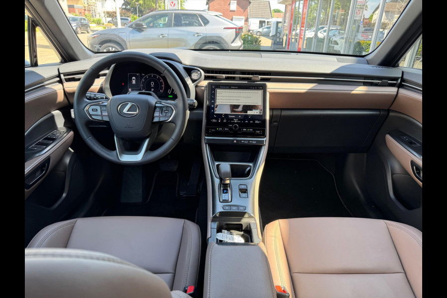 Lexus LBX 1.5 Hybrid Elegant | Eerste eigenaar, Stoel + Stuurverwarming, 18 inch, Dodehoekherkenning, Parkeersensoren