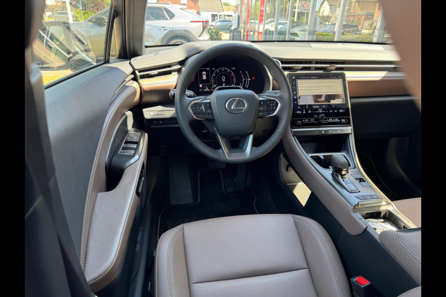 Lexus LBX 1.5 Hybrid Elegant | Eerste eigenaar, Stoel + Stuurverwarming, 18 inch, Dodehoekherkenning, Parkeersensoren