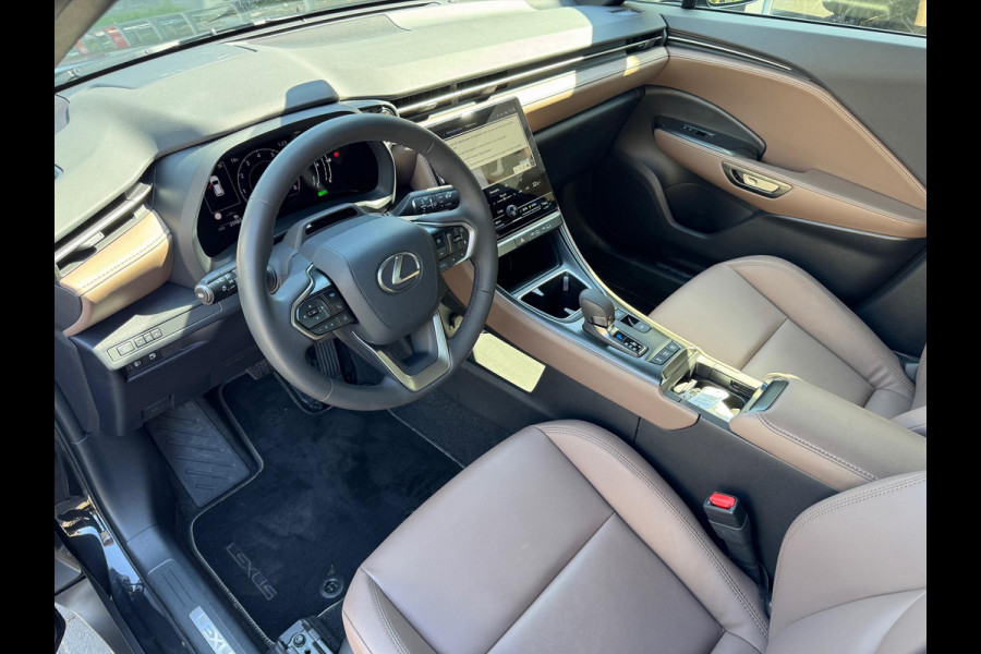 Lexus LBX 1.5 Hybrid Elegant | Eerste eigenaar, Stoel + Stuurverwarming, 18 inch, Dodehoekherkenning, Parkeersensoren
