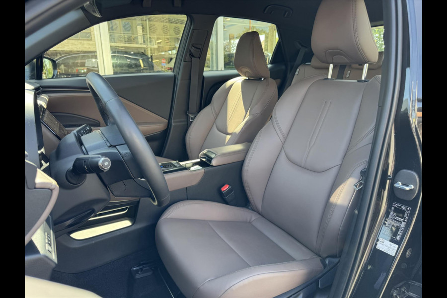 Lexus LBX 1.5 Hybrid Elegant | Eerste eigenaar, Stoel + Stuurverwarming, 18 inch, Dodehoekherkenning, Parkeersensoren