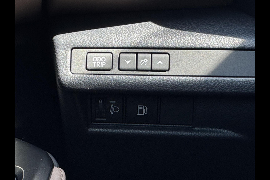 Lexus LBX 1.5 Hybrid Elegant | Eerste eigenaar, Stoel + Stuurverwarming, 18 inch, Dodehoekherkenning, Parkeersensoren