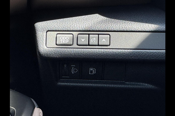 Lexus LBX 1.5 Hybrid Elegant | Eerste eigenaar, Stoel + Stuurverwarming, 18 inch, Dodehoekherkenning, Parkeersensoren