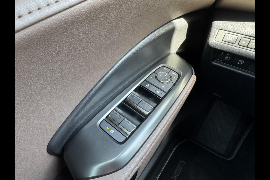 Lexus LBX 1.5 Hybrid Elegant | Eerste eigenaar, Stoel + Stuurverwarming, 18 inch, Dodehoekherkenning, Parkeersensoren