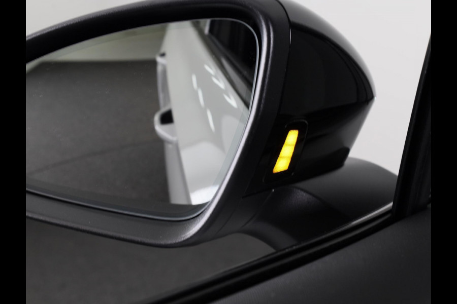 Škoda Elroq 60 Sportline 204 pk Matrix Led koplampen | Keyless Entry | Adaptieve cruise controle | Phonebox met draadloss opladen |