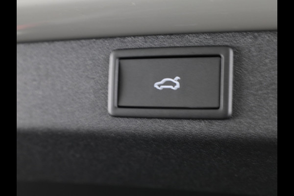 Škoda Elroq 60 Sportline 204 pk Matrix Led koplampen | Keyless Entry | Adaptieve cruise controle | Phonebox met draadloss opladen |