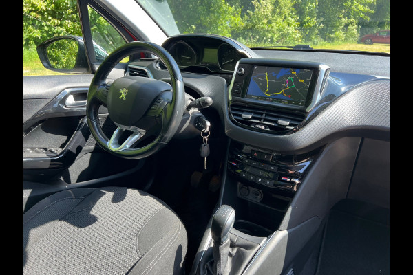 Peugeot 208 1.2 PureTech Allure | Pano + Cruise + Navi |