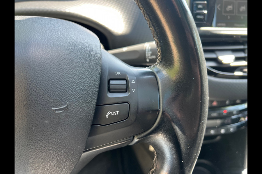 Peugeot 208 1.2 PureTech Allure | Pano + Cruise + Navi |