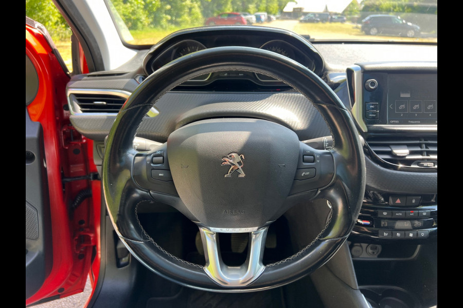 Peugeot 208 1.2 PureTech Allure | Pano + Cruise + Navi |