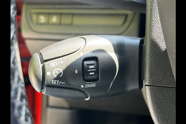 Peugeot 208 1.2 PureTech Allure | Pano + Cruise + Navi |