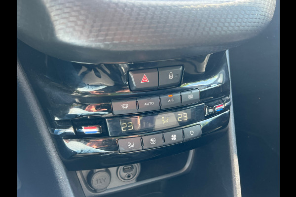 Peugeot 208 1.2 PureTech Allure | Pano + Cruise + Navi |