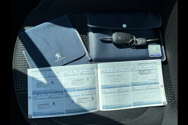 Peugeot 208 1.2 PureTech Allure | Pano + Cruise + Navi |