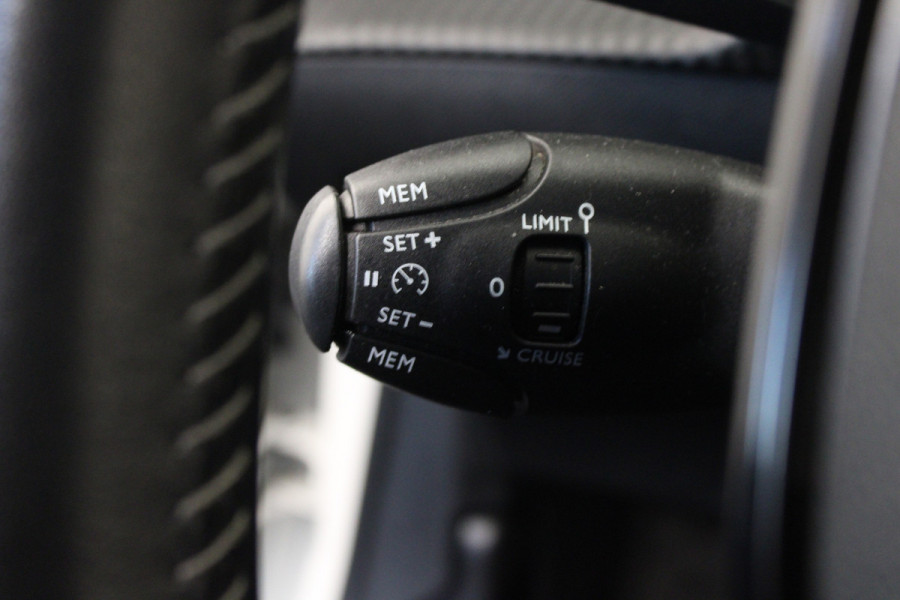 Peugeot 208 1.2 PureTech Active |Navi|Carplay|