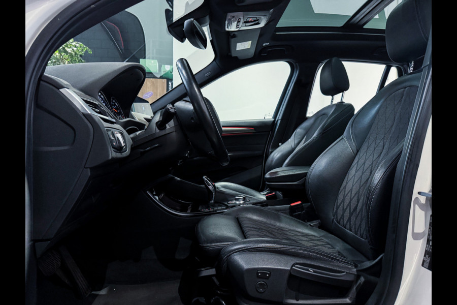 BMW X1 sDrive20i High Executive |Panorama|Trekhaak|LED