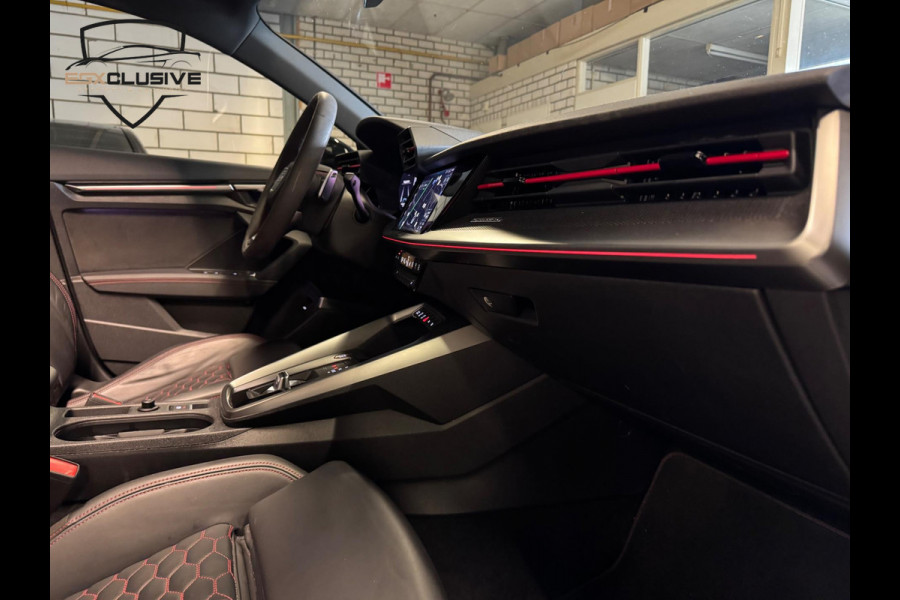Audi RS3 Sportback 2.5 TFSI quattro RS ZETELS | PANO | ACC | LANE | ELEKTRISCHE STOELEN