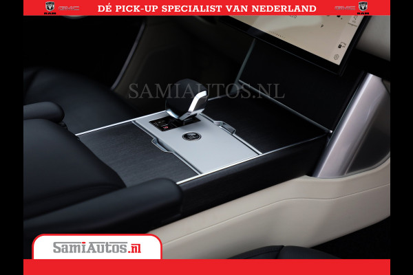 Land Rover Range Rover P550e | NIGHT | GARANTIE TOT 14-03-2029 | HEAD-UP | ACHTERAS BESTURING | SOFT CLOSE | PHEV | 23 INCH VELGEN | PANORAMADAK | STUURVERWARMING | STOEL KOELING | Fabrieksgarantie tot 14-03-2029 – Geniet van gemoedsrust met uitgebreide dekking tot deze datum. GZK-71-D